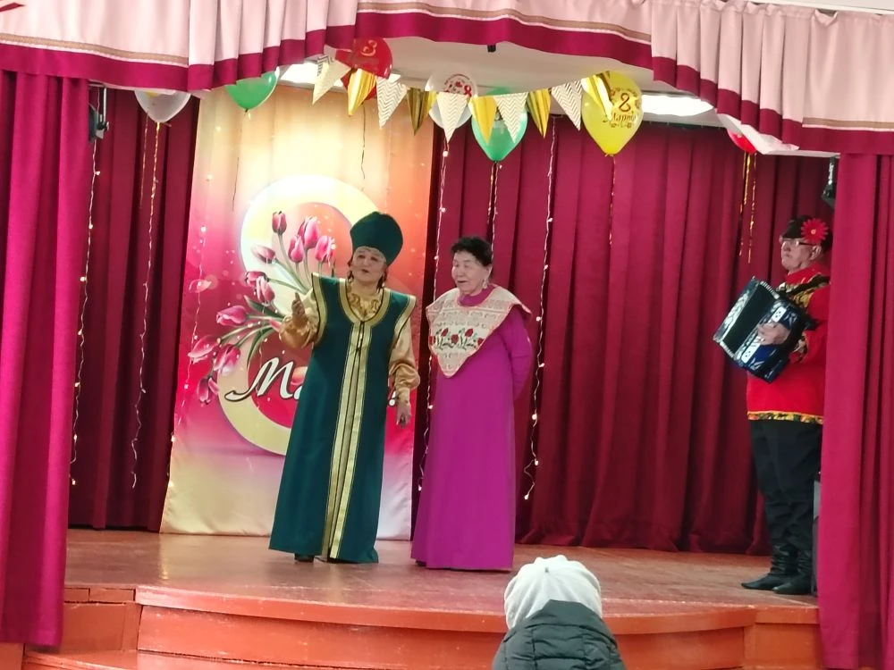 Хор Ветеранов «Шебалиночка» в селе Верх-Черга