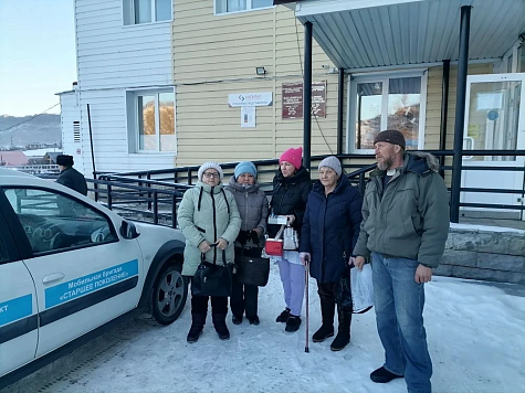 Работа мобильной бригады по доставке граждан старшего поколения